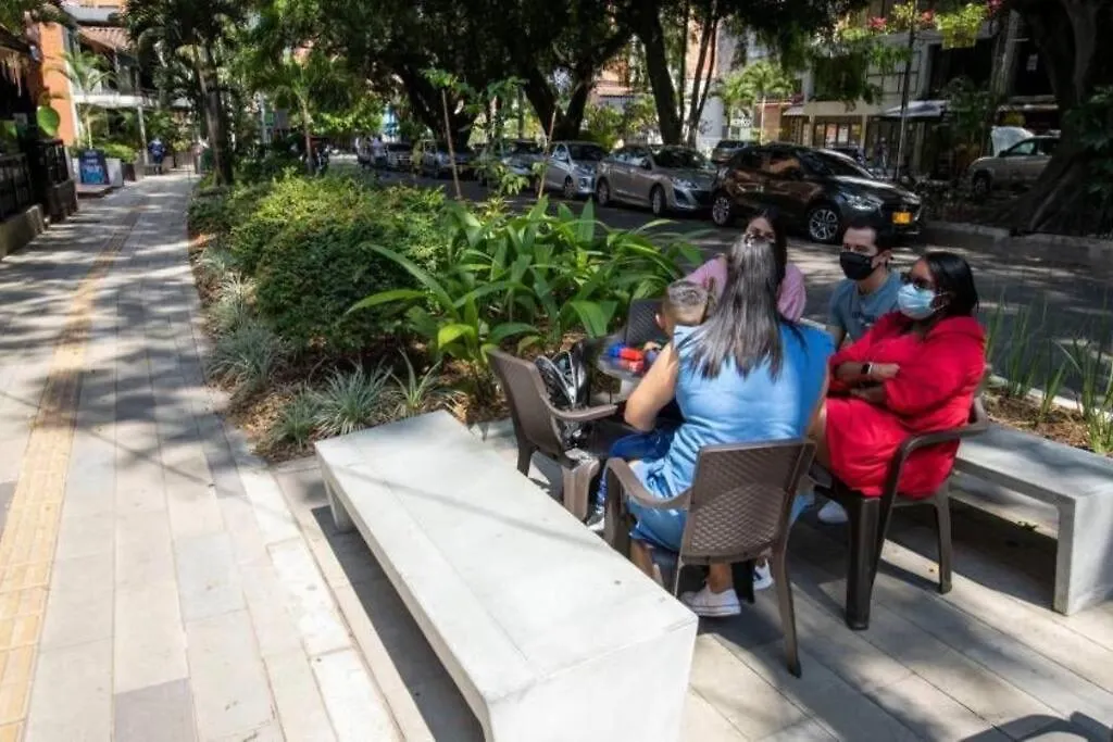 Apartamento Agradable Nuevo Μεντεγίν